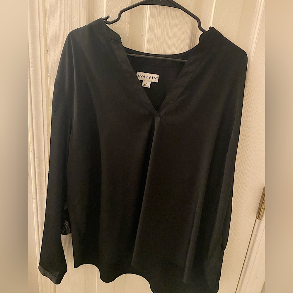 Ava & Viv, black blouse. 1x, long sleeves, V-neck